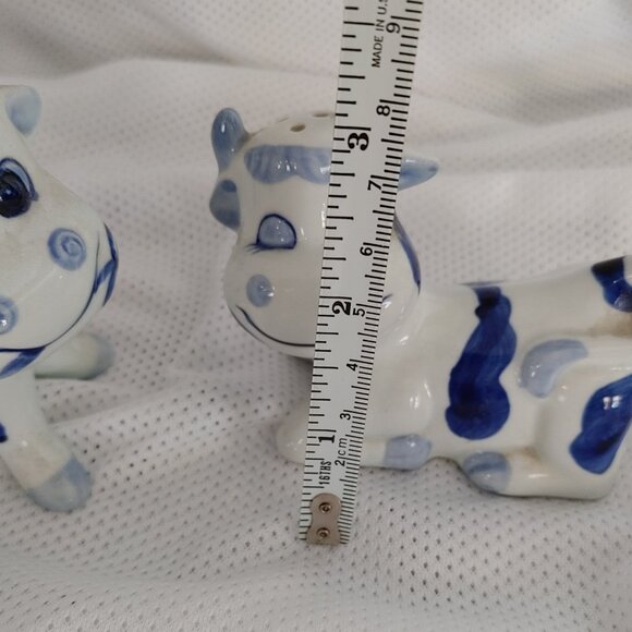 Vintage Enesco Ceramic Blue and White Cow Figurines - Picture 8 of 9